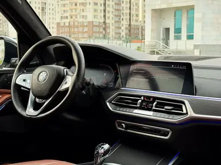 BMW X7 2020 года за 43 900 000 тг. в Астана – фото 18