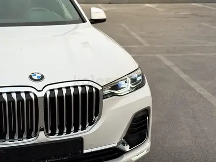 BMW X7 2020 года за 43 900 000 тг. в Астана – фото 2