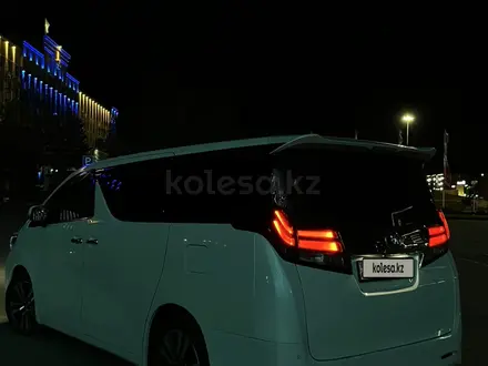 Toyota Alphard 2018 года за 19 450 000 тг. в Алматы – фото 9