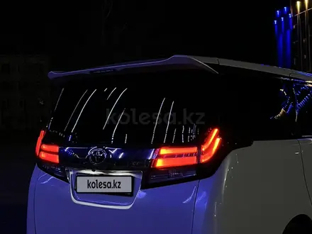Toyota Alphard 2018 года за 19 450 000 тг. в Алматы – фото 3