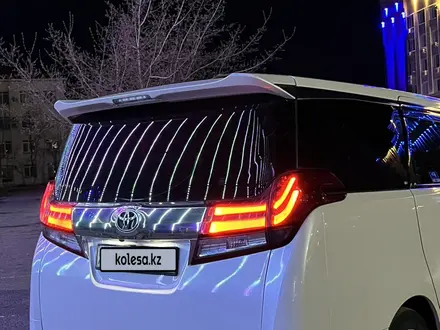 Toyota Alphard 2018 года за 19 450 000 тг. в Алматы – фото 5