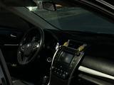 Toyota Camry 2016 года за 5 700 000 тг. в Атырау – фото 5