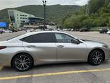 Lexus ES 250 2018 года за 18 000 000 тг. в Алматы – фото 3