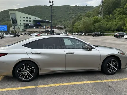 Lexus ES 250 2018 года за 18 000 000 тг. в Алматы – фото 3