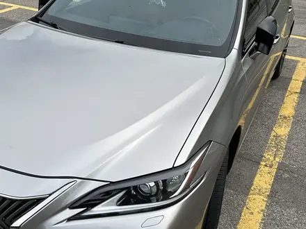 Lexus ES 250 2018 года за 18 000 000 тг. в Алматы – фото 2