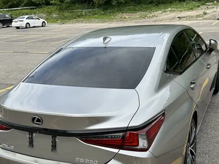 Lexus ES 250 2018 года за 18 000 000 тг. в Алматы – фото 5