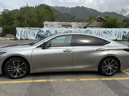Lexus ES 250 2018 года за 18 000 000 тг. в Алматы – фото 7