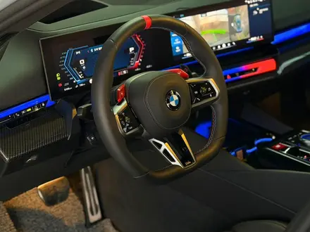 BMW M5 2025 года за 79 400 000 тг. в Алматы – фото 30