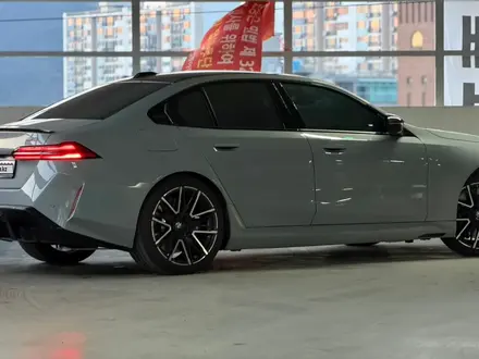 BMW M5 2025 года за 79 400 000 тг. в Алматы – фото 10