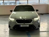 BMW M5 2025 года за 79 400 000 тг. в Алматы – фото 2