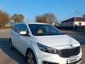 Kia Carnival 2015 года за 14 977 000 тг. в Алматы – фото 7