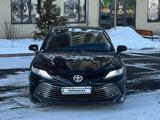 Toyota Camry 2018 годаfor14 500 000 тг. в Алматы – фото 3