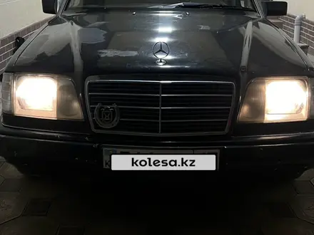 Mercedes-Benz E 320 1995 года за 2 750 000 тг. в Шымкент – фото 19