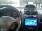 Hyundai Santa Fe 2001 года за 1 200 000 тг. в Караганда – фото 5