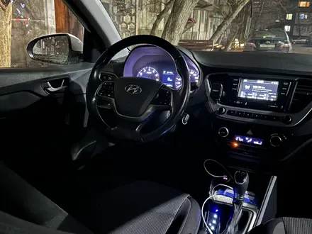 Hyundai Accent 2017 года за 7 200 000 тг. в Караганда – фото 2