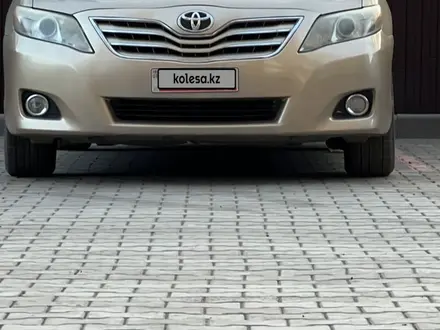 Toyota Camry 2011 года за 5 000 000 тг. в Актобе – фото 2