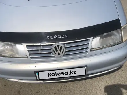 Volkswagen Sharan 1996 года за 2 700 000 тг. в Аксай