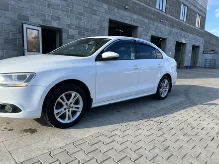 Volkswagen Jetta 2012 года за 5 500 000 тг. в Уральск – фото 3