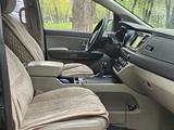 Kia Carnival 2016 года за 8 000 000 тг. в Алматы – фото 5