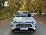 Toyota RAV4 2020 года за 15 200 000 тг. в Караганда