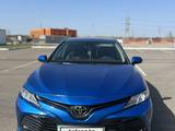 Toyota Camry 2020 года за 13 500 000 тг. в Астана – фото 2