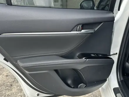 Toyota Camry 2019 года за 13 850 000 тг. в Актобе – фото 11