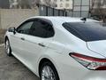 Toyota Camry 2019 года за 13 850 000 тг. в Актобе – фото 6