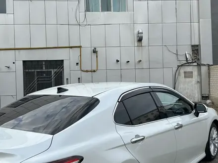 Toyota Camry 2019 года за 13 850 000 тг. в Актобе – фото 8