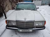 Mercedes-Benz E 230 1982 года за 1 600 000 тг. в Астана