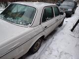 Mercedes-Benz E 230 1982 года за 1 600 000 тг. в Астана – фото 4