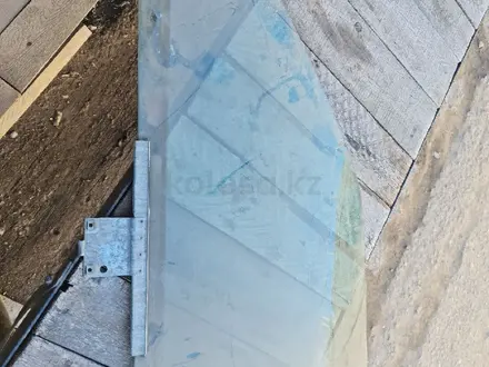 Стекло левое Сеат Толедо за 20 000 тг. в Караганда