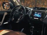 Toyota Land Cruiser Prado 2015 года за 16 500 000 тг. в Атырау – фото 2