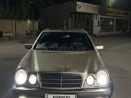 Mercedes-Benz E 280 1997 года за 3 200 000 тг. в Алматы – фото 2