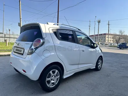 Chevrolet Spark 2011 года за 3 000 000 тг. в Шымкент – фото 3