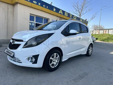 Chevrolet Spark 2011 года за 3 000 000 тг. в Шымкент