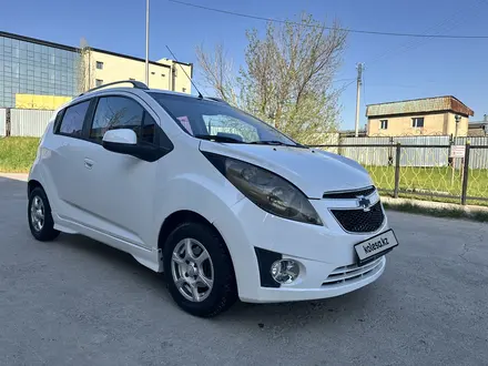 Chevrolet Spark 2011 года за 3 000 000 тг. в Шымкент – фото 2