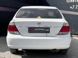 Toyota Camry 2005 годаfor5 490 000 тг. в Актобе – фото 3