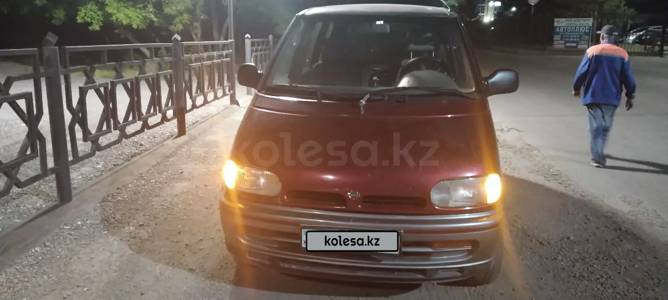 Nissan Serena, 1995