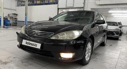 Toyota Camry 2005 года за 6 600 000 тг. в Семей – фото 2