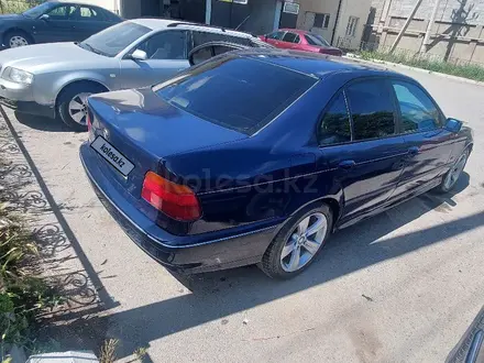 BMW 528 1998 года за 2 300 000 тг. в Тараз – фото 3