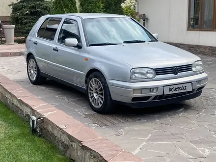 Volkswagen Golf 1998 года за 2 450 000 тг. в Алматы