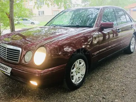 Mercedes-Benz E 230 1997 года за 2 180 000 тг. в Астана