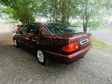 Mercedes-Benz E 230 1997 года за 2 180 000 тг. в Астана – фото 7