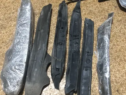 Защитная губка пластик подкрылок за 18 000 тг. в Караганда – фото 3