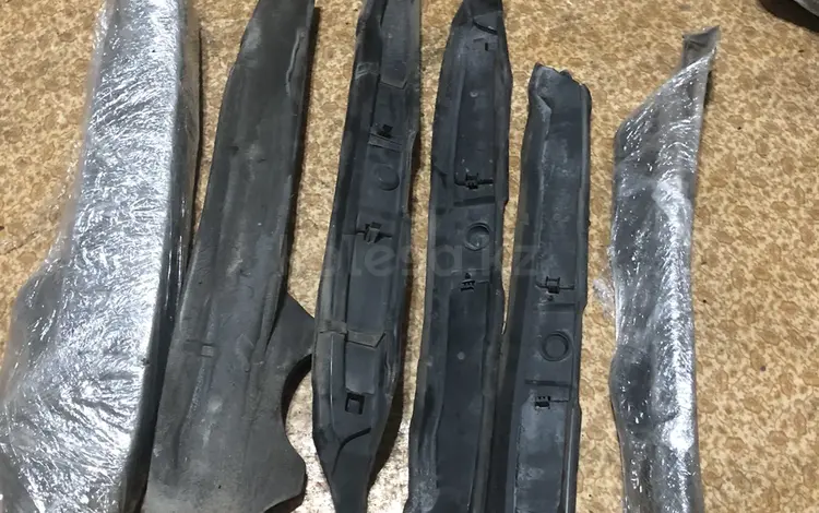 Защитная губка пластик подкрылок за 18 000 тг. в Караганда