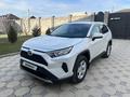 Toyota RAV4 2021 года за 16 000 000 тг. в Тараз