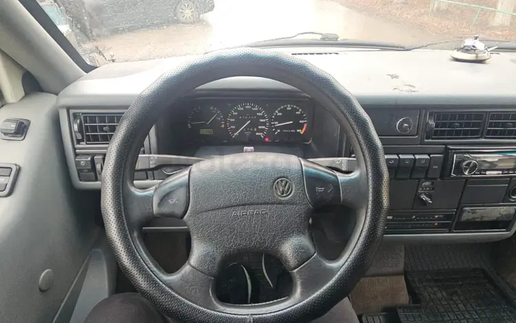 Volkswagen Multivan 1995 года за 3 200 000 тг. в Караганда