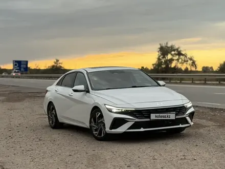 Hyundai Elantra 2023 года за 9 000 000 тг. в Шымкент – фото 3