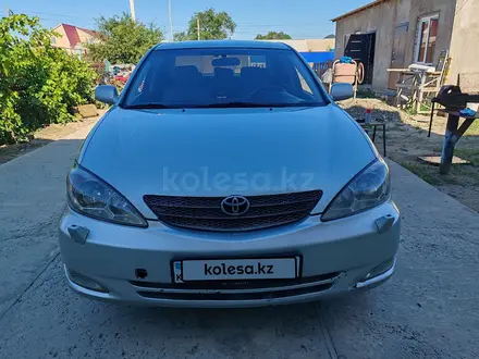 Toyota Camry 2003 года за 4 000 000 тг. в Атырау – фото 2