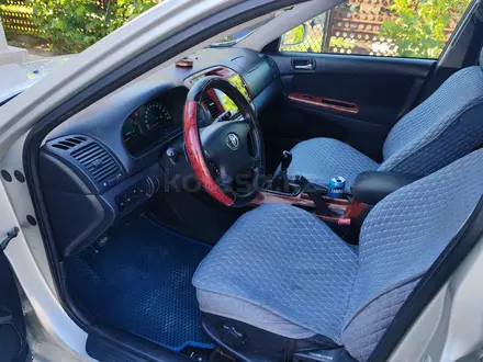 Toyota Camry 2003 года за 4 000 000 тг. в Атырау – фото 5